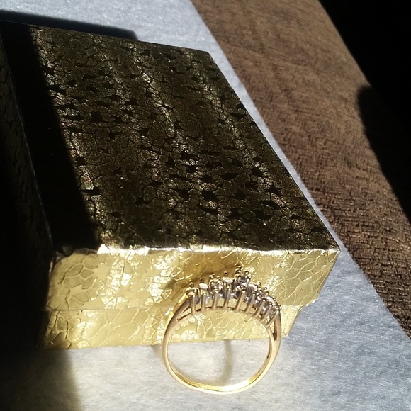 10k Gold Baguette ring with Solitaires - Picture 4 of 4